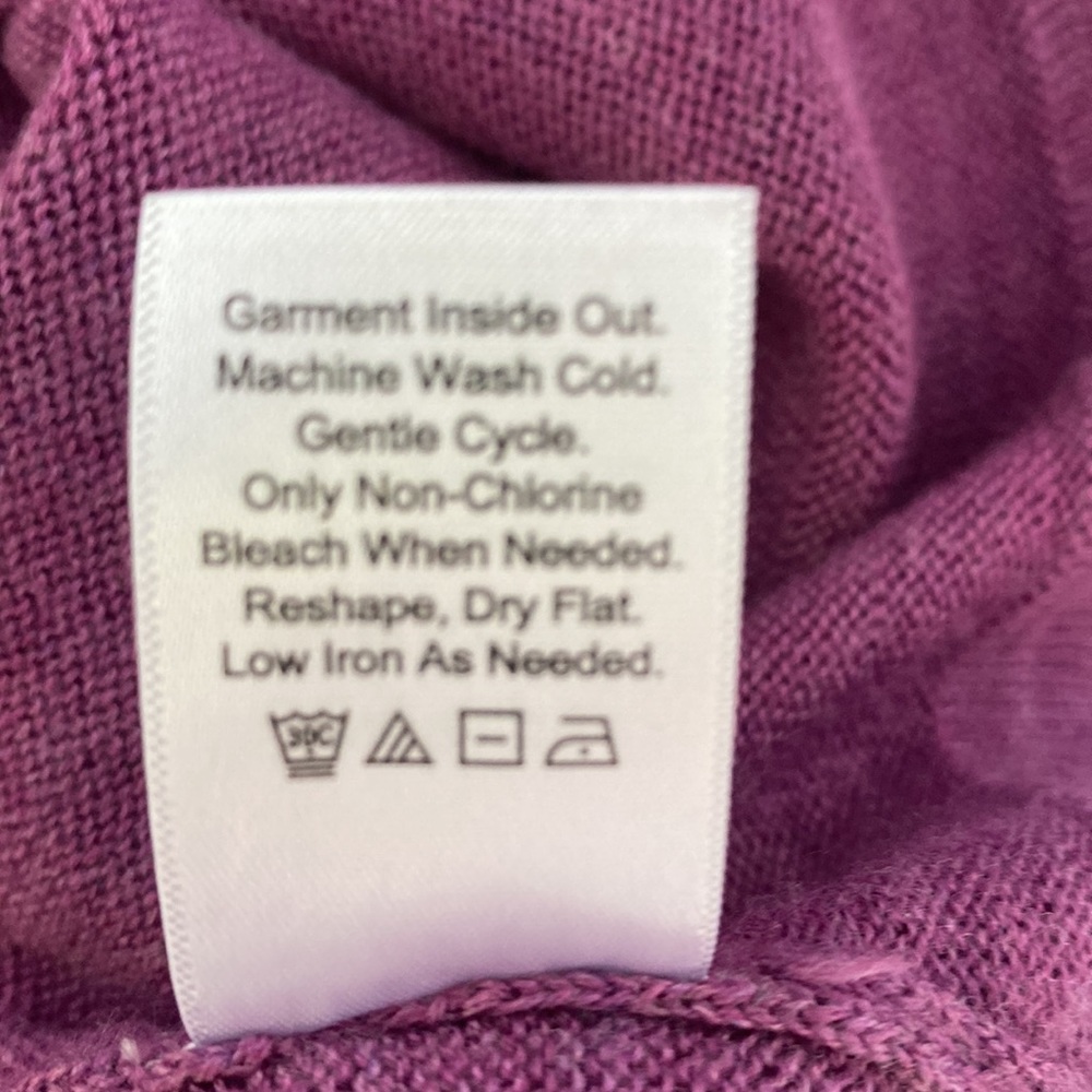 Cold water Creek purplish pink 50% wool V type neckline sweater - Picture 14 of 14
